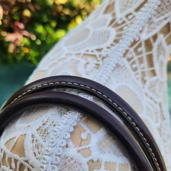 Fall Coach Bag! Beautiful Coach Monogram Shoulder bag in EUC - Picture 8 of 9